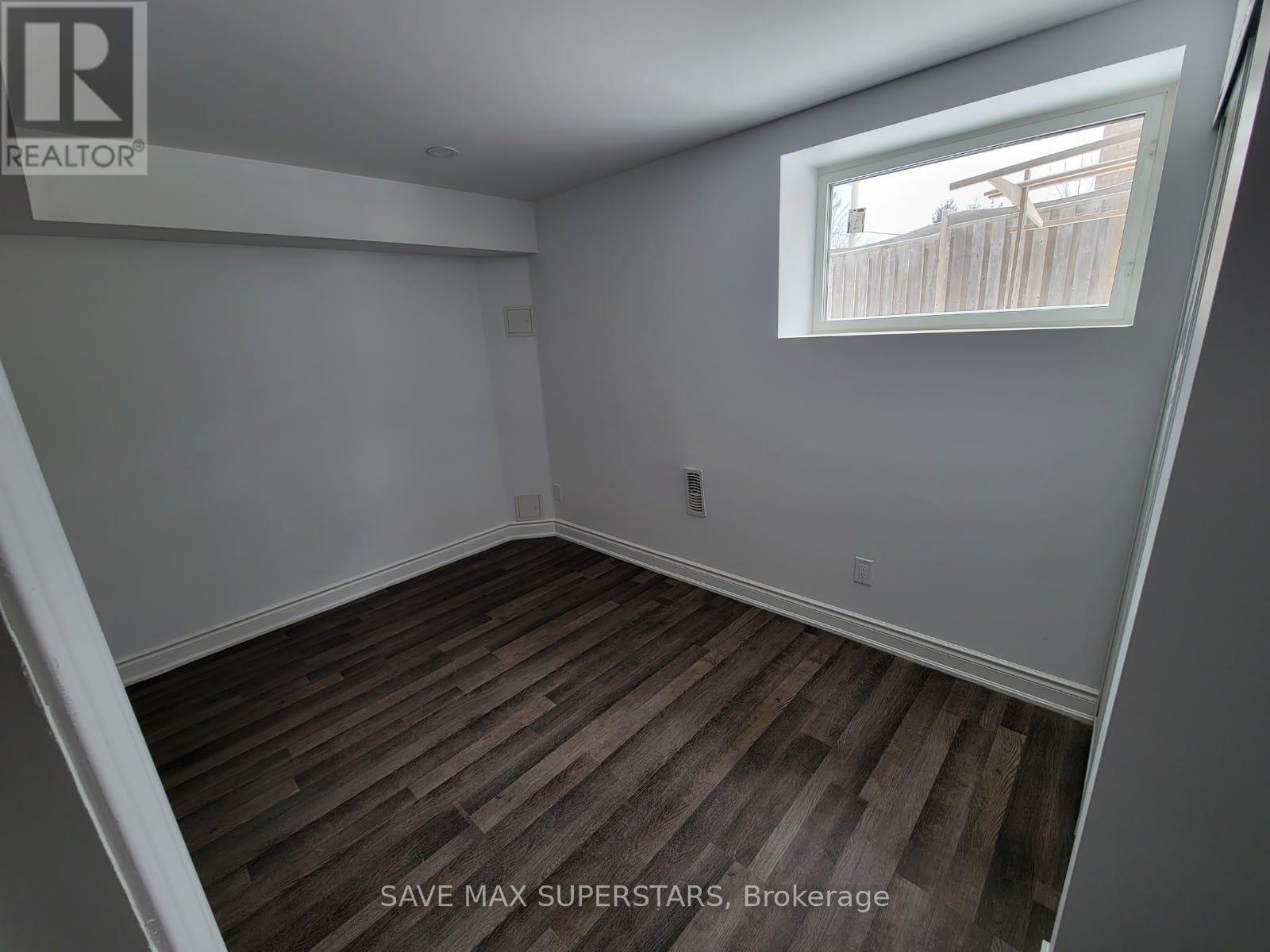 Lower - 32 Westminster Circle, Barrie, Ontario  L4M 0A5 - Photo 8 - S12448265