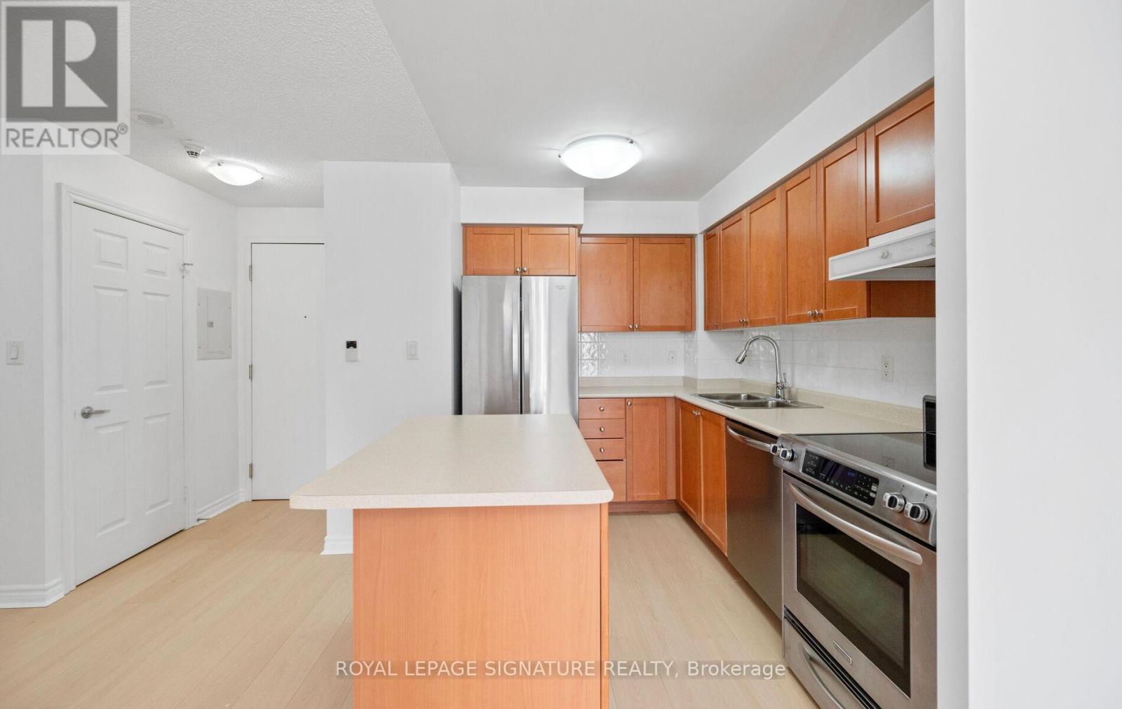 1508 - 3880 Duke Of York Boulevard, Mississauga, Ontario  L5B 4M7 - Photo 11 - W12448367
