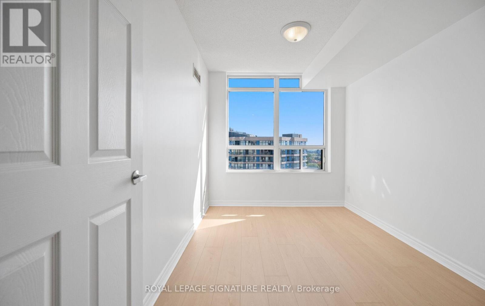1508 - 3880 Duke Of York Boulevard, Mississauga, Ontario  L5B 4M7 - Photo 16 - W12448367