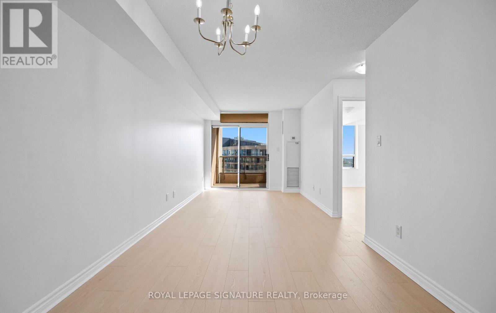 1508 - 3880 Duke Of York Boulevard, Mississauga, Ontario  L5B 4M7 - Photo 5 - W12448367