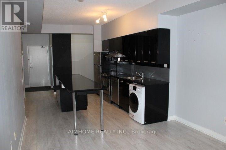 2810 - 33 Singer Court, Toronto, Ontario  M2K 0B4 - Photo 3 - C12448452