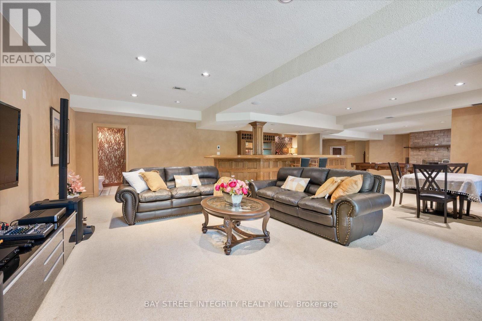 12 Alm Court, Aurora, Ontario  L4G 6W8 - Photo 24 - N12448447