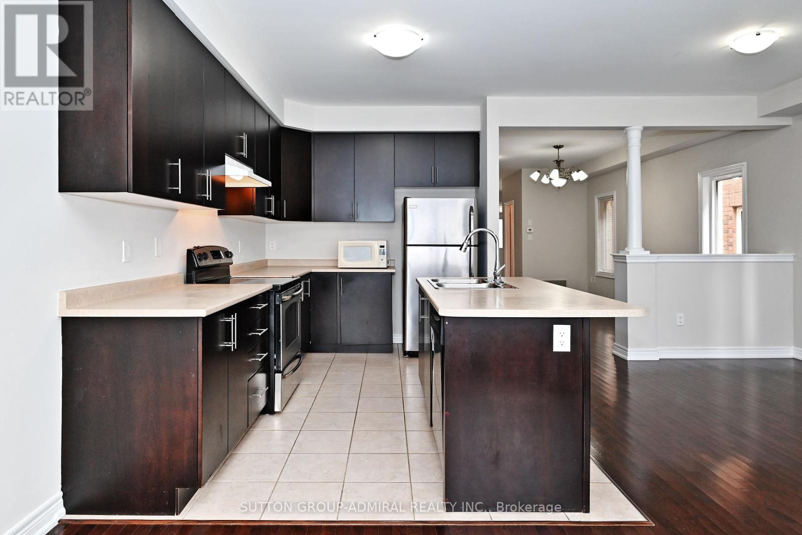 110 Southdown Avenue, Vaughan, Ontario  L6A 4N3 - Photo 11 - N12448448