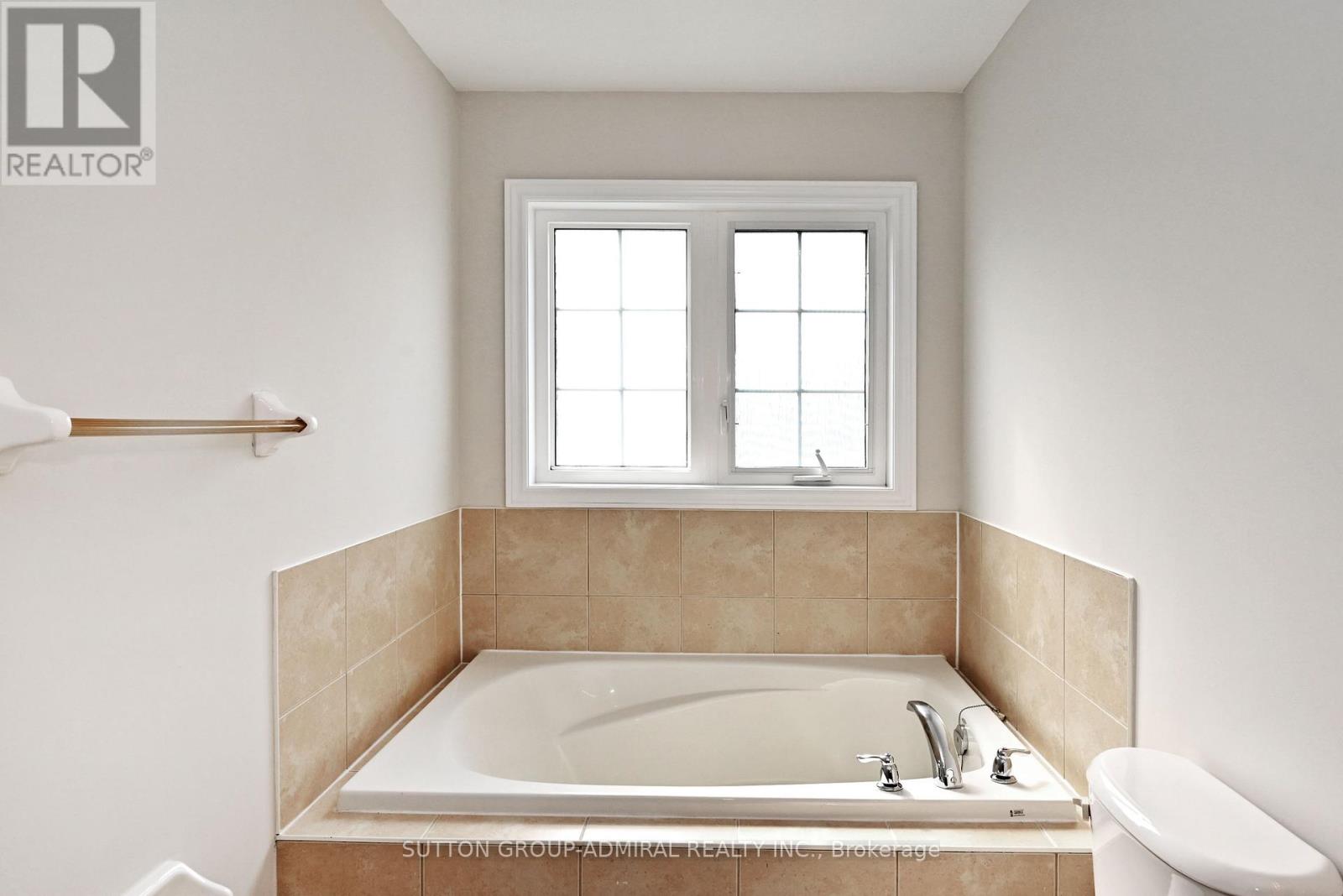 110 Southdown Avenue, Vaughan, Ontario  L6A 4N3 - Photo 26 - N12448448
