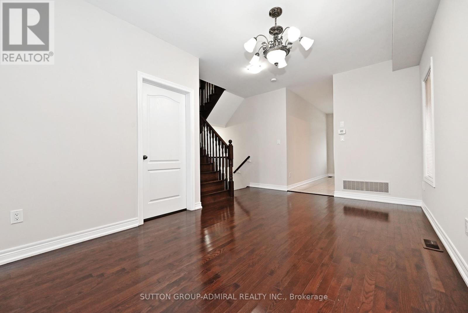 110 Southdown Avenue, Vaughan, Ontario  L6A 4N3 - Photo 4 - N12448448