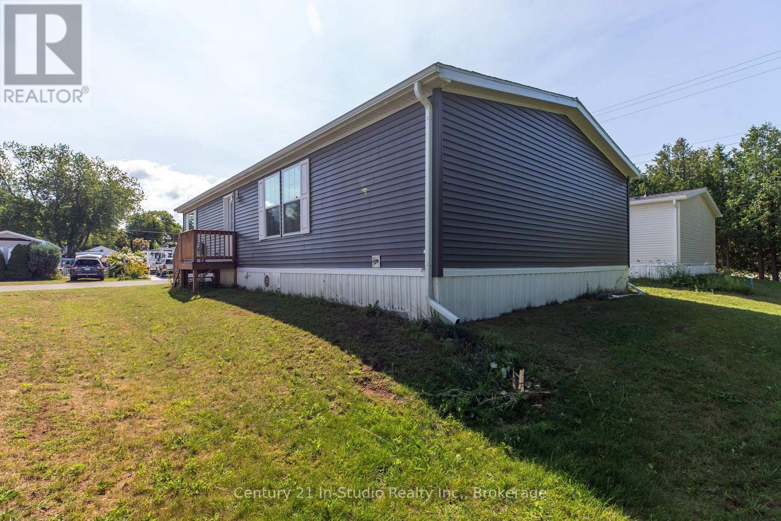 63 - 332 Concession 6, Saugeen Shores, Ontario  N0H 2C7 - Photo 4 - X12448460