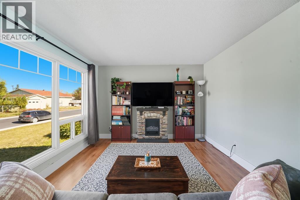 5813 58 Street, Red Deer, Alberta  T4N 2L9 - Photo 4 - A2259358