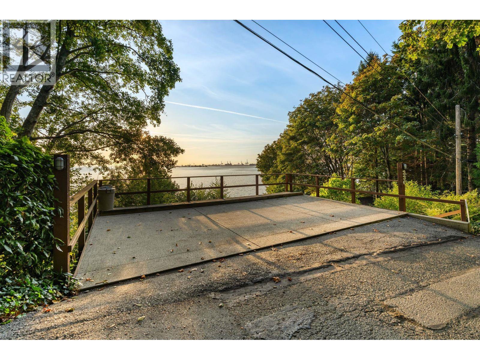 330 Tsawwassen Beach Road, Delta, British Columbia  V4M 4C9 - Photo 12 - R3055706