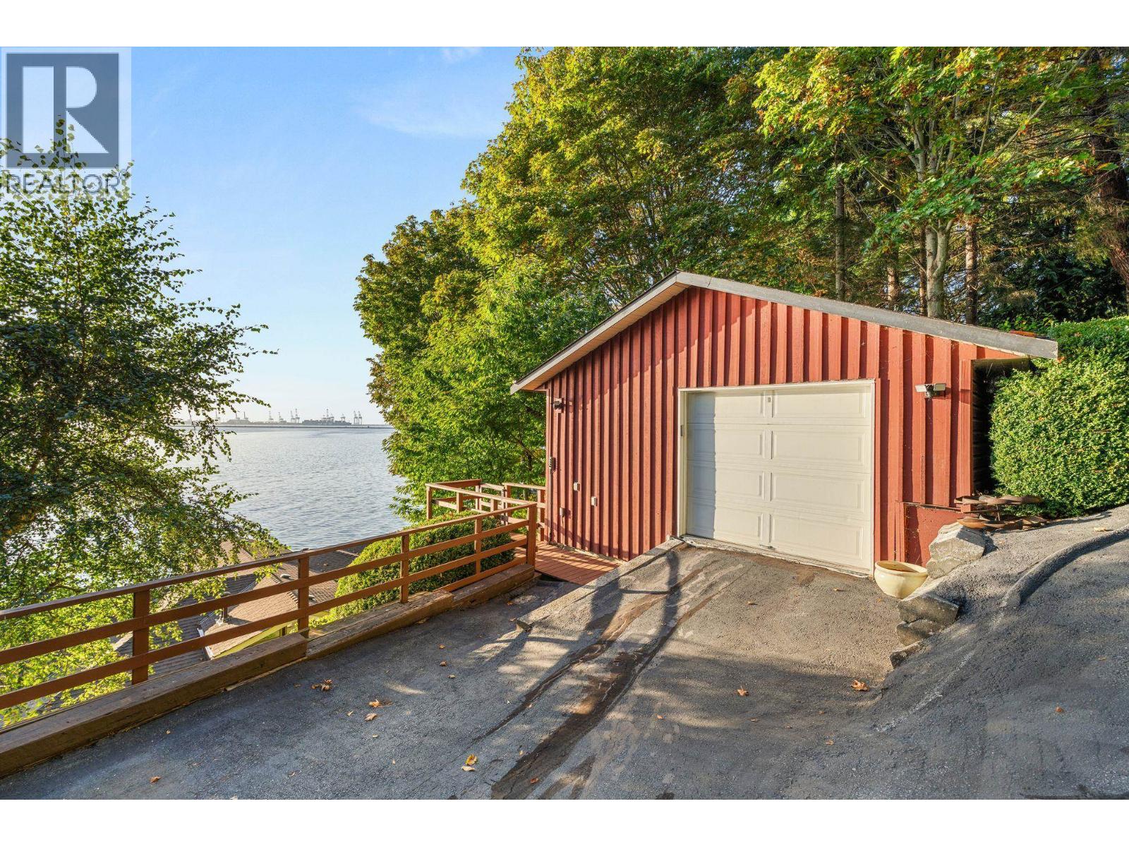 330 Tsawwassen Beach Road, Delta, British Columbia  V4M 4C9 - Photo 10 - R3055706