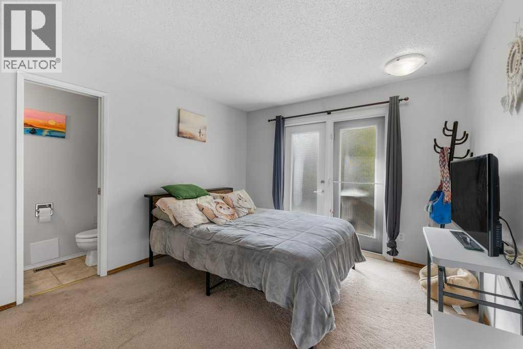 488 Bracewood Crescent Sw, Calgary, Alberta  T2W 3B8 - Photo 21 - A2261944