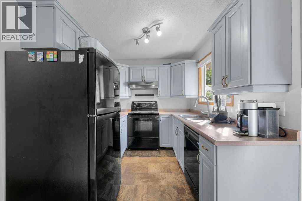 488 Bracewood Crescent Sw, Calgary, Alberta  T2W 3B8 - Photo 13 - A2261944