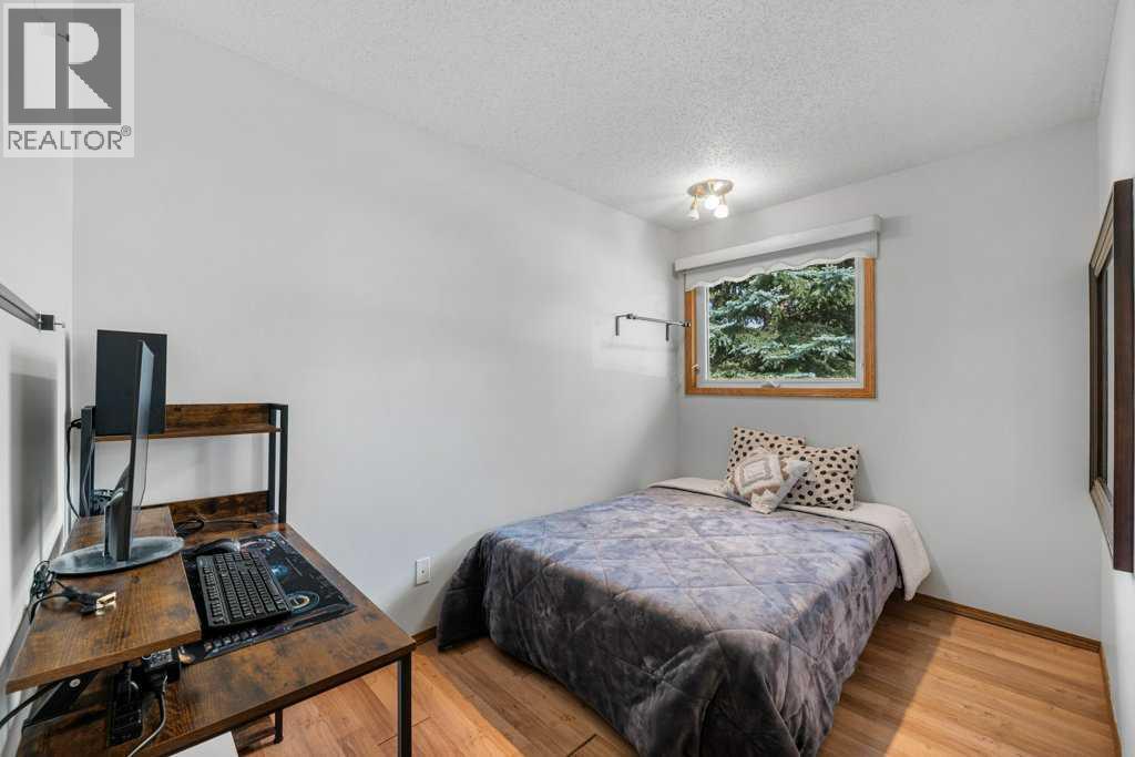 488 Bracewood Crescent Sw, Calgary, Alberta  T2W 3B8 - Photo 17 - A2261944