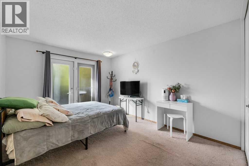 488 Bracewood Crescent Sw, Calgary, Alberta  T2W 3B8 - Photo 20 - A2261944