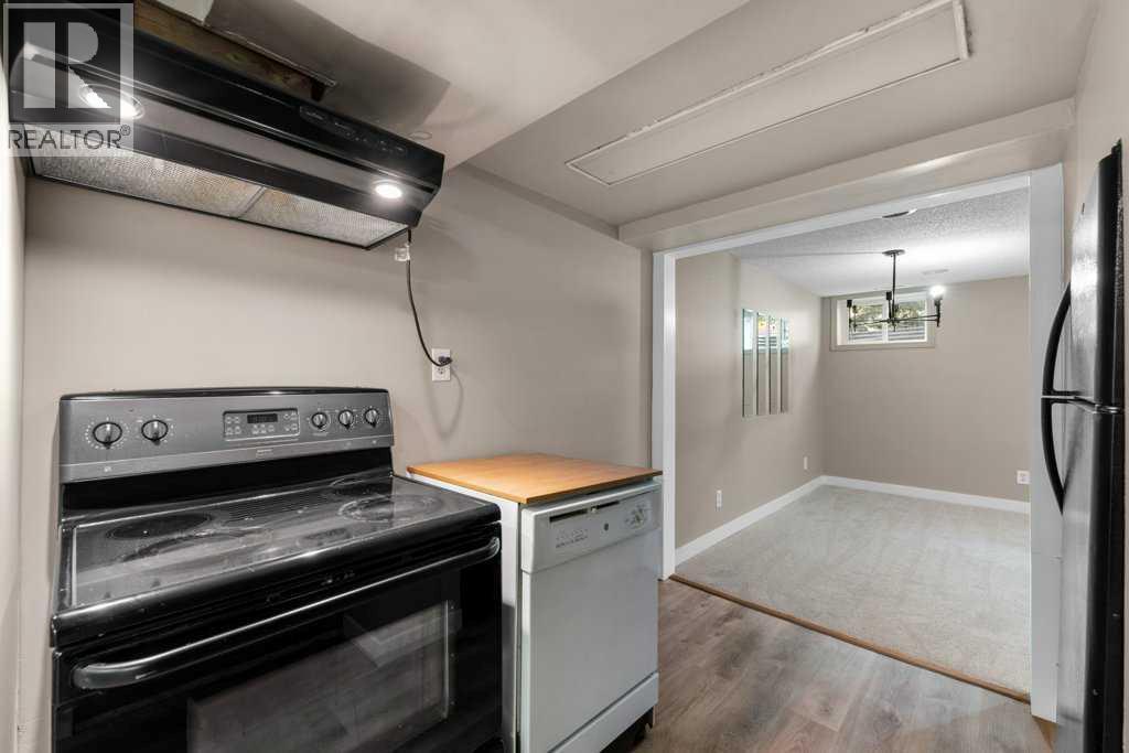 488 Bracewood Crescent Sw, Calgary, Alberta  T2W 3B8 - Photo 30 - A2261944