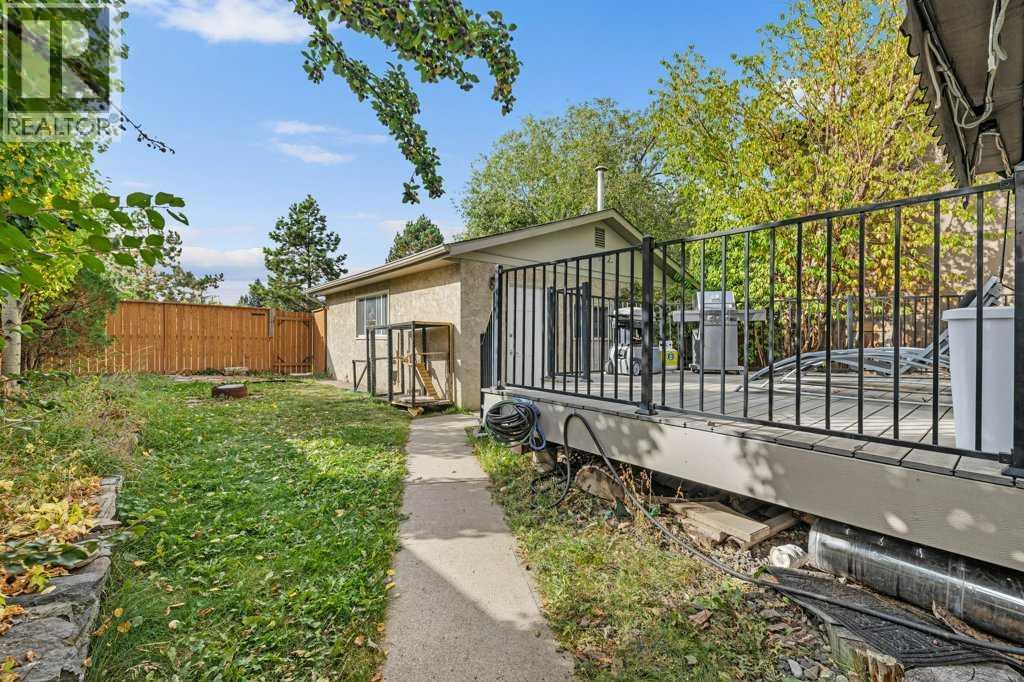 488 Bracewood Crescent Sw, Calgary, Alberta  T2W 3B8 - Photo 39 - A2261944
