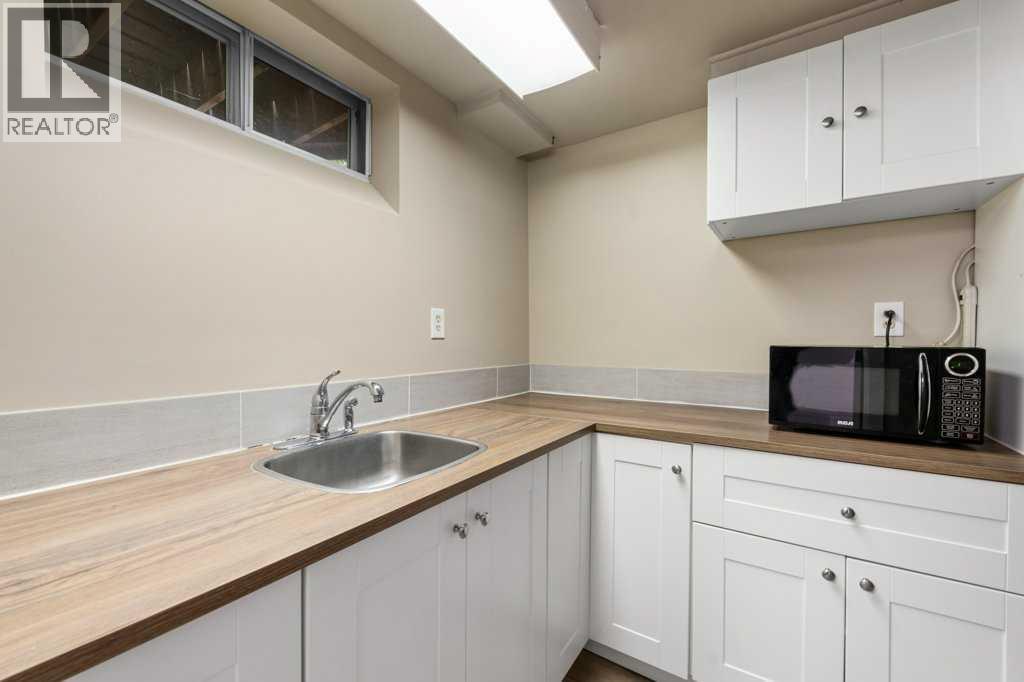 488 Bracewood Crescent Sw, Calgary, Alberta  T2W 3B8 - Photo 32 - A2261944