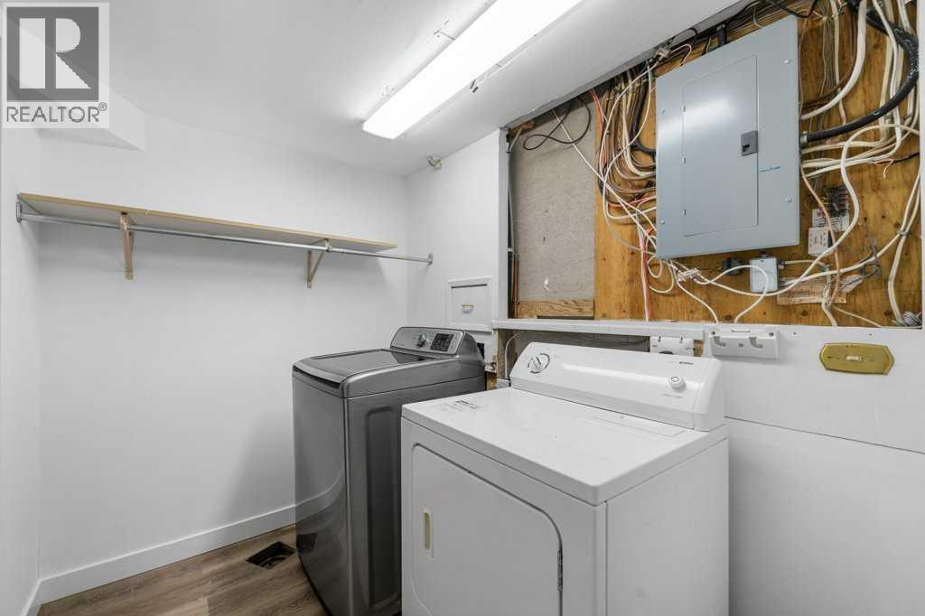 488 Bracewood Crescent Sw, Calgary, Alberta  T2W 3B8 - Photo 31 - A2261944