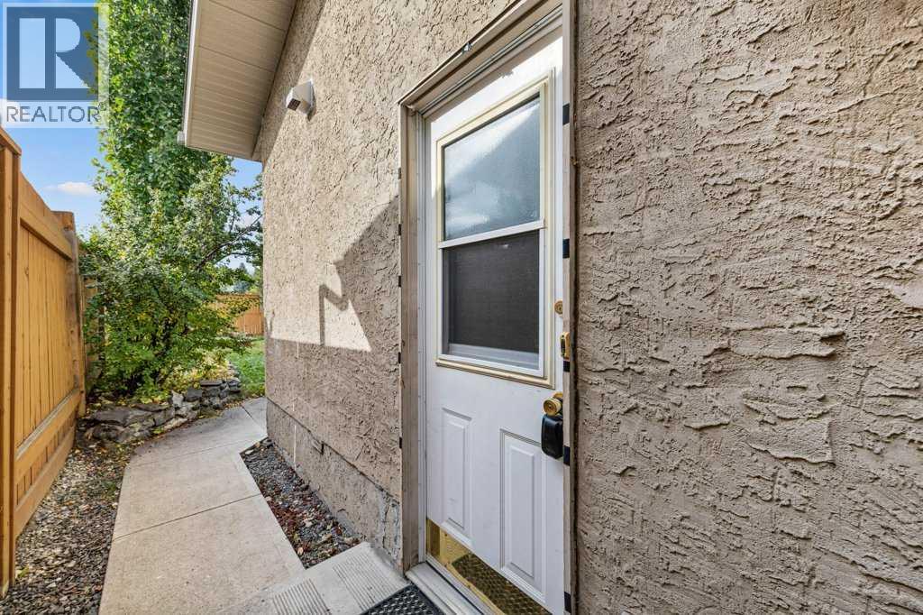 488 Bracewood Crescent Sw, Calgary, Alberta  T2W 3B8 - Photo 36 - A2261944