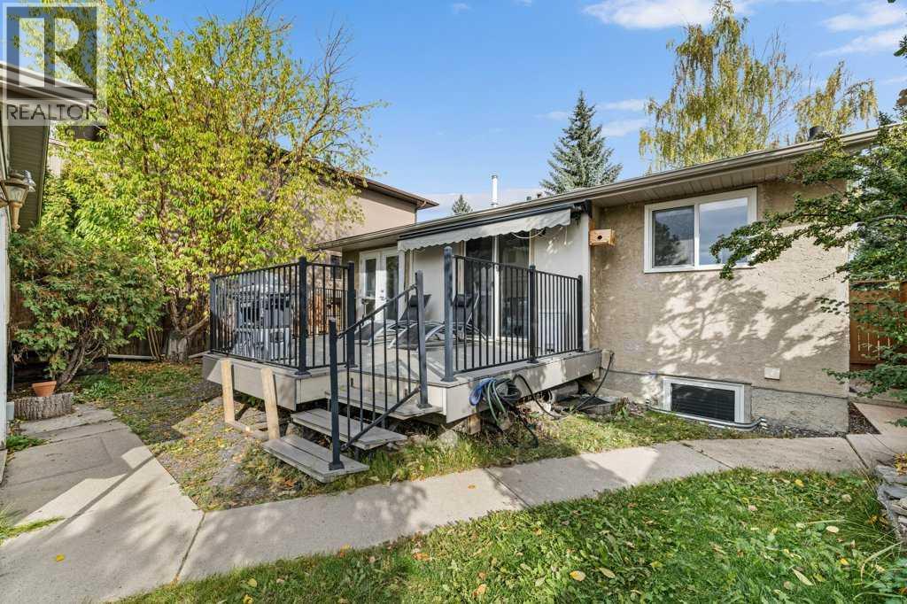 488 Bracewood Crescent Sw, Calgary, Alberta  T2W 3B8 - Photo 2 - A2261944