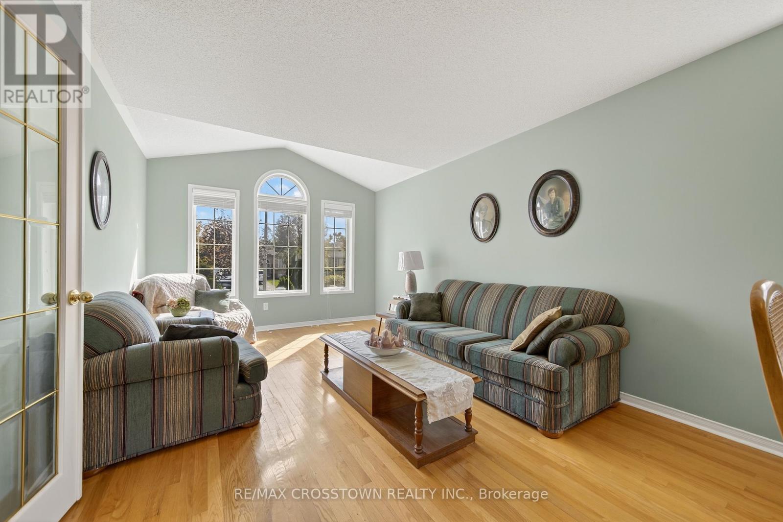 330 Harvie Road, Barrie, Ontario  L4N 8H7 - Photo 15 - S12446151