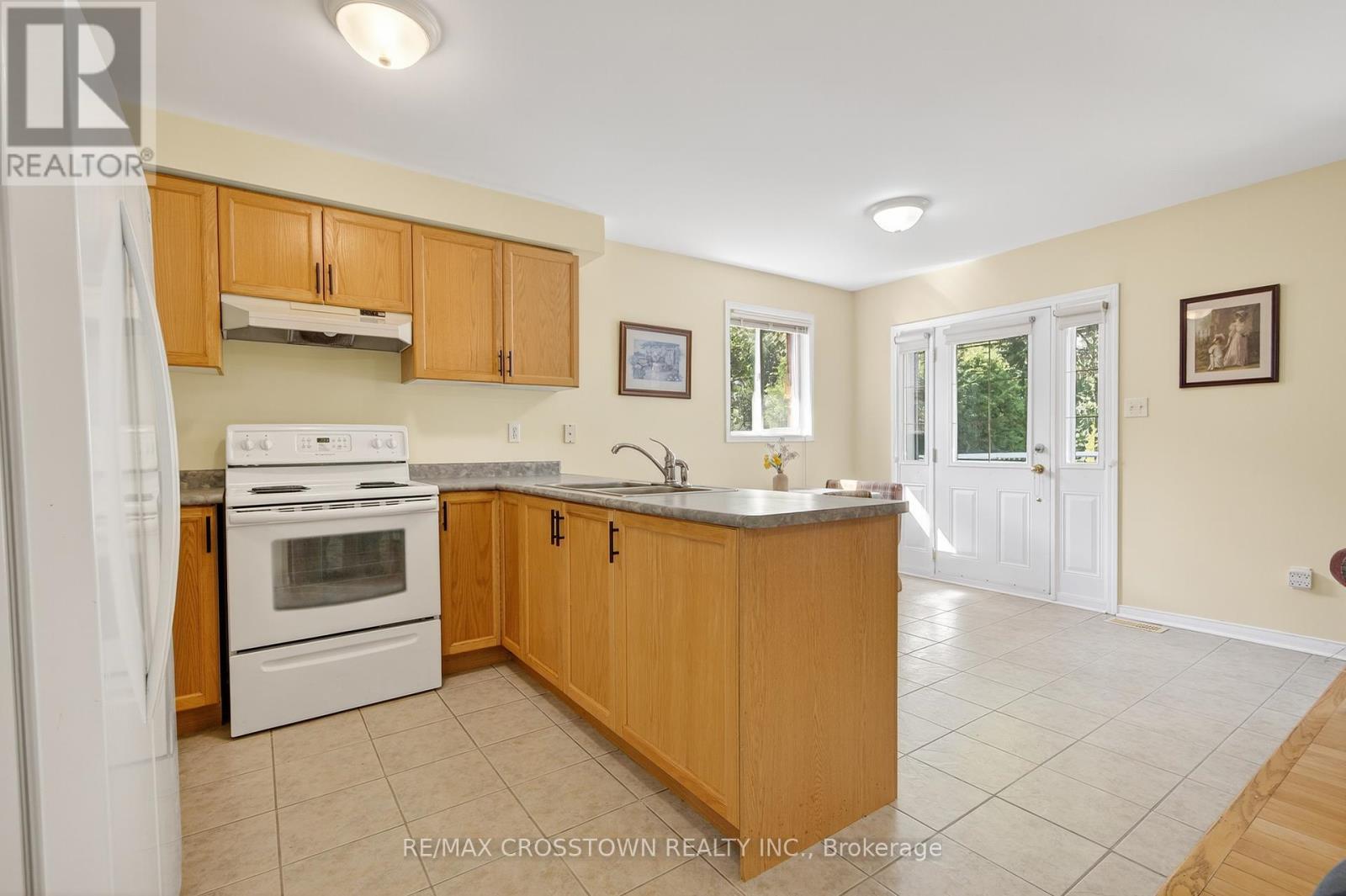 330 Harvie Road, Barrie, Ontario  L4N 8H7 - Photo 17 - S12446151