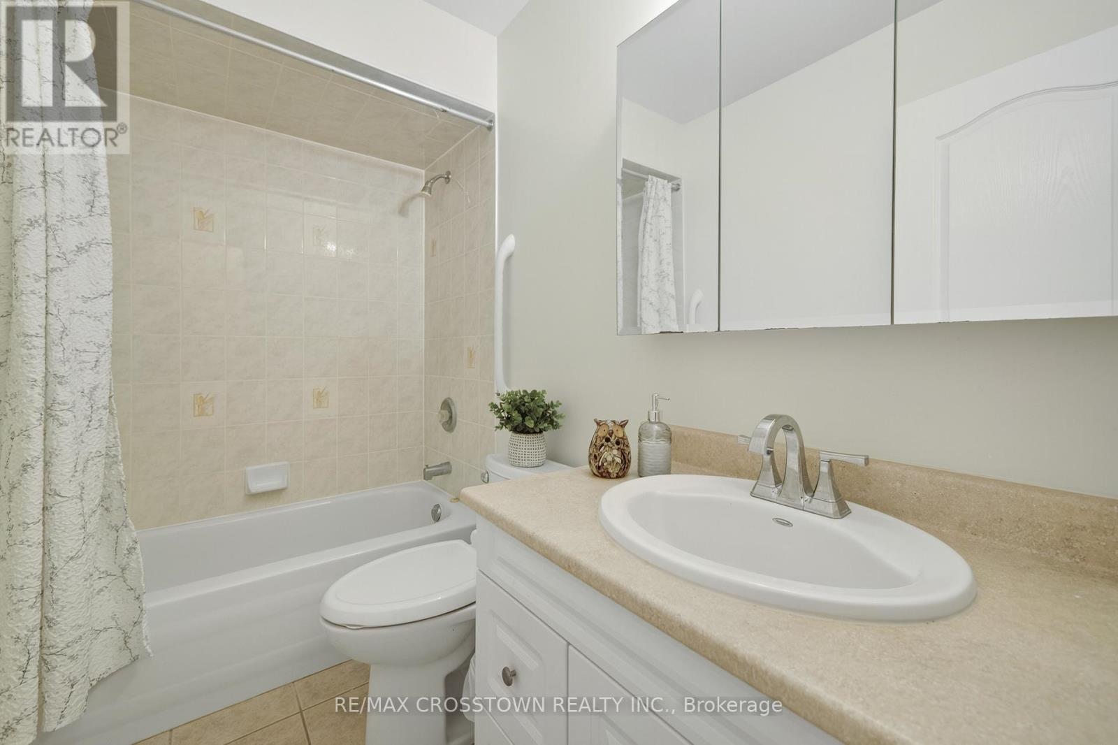 330 Harvie Road, Barrie, Ontario  L4N 8H7 - Photo 34 - S12446151