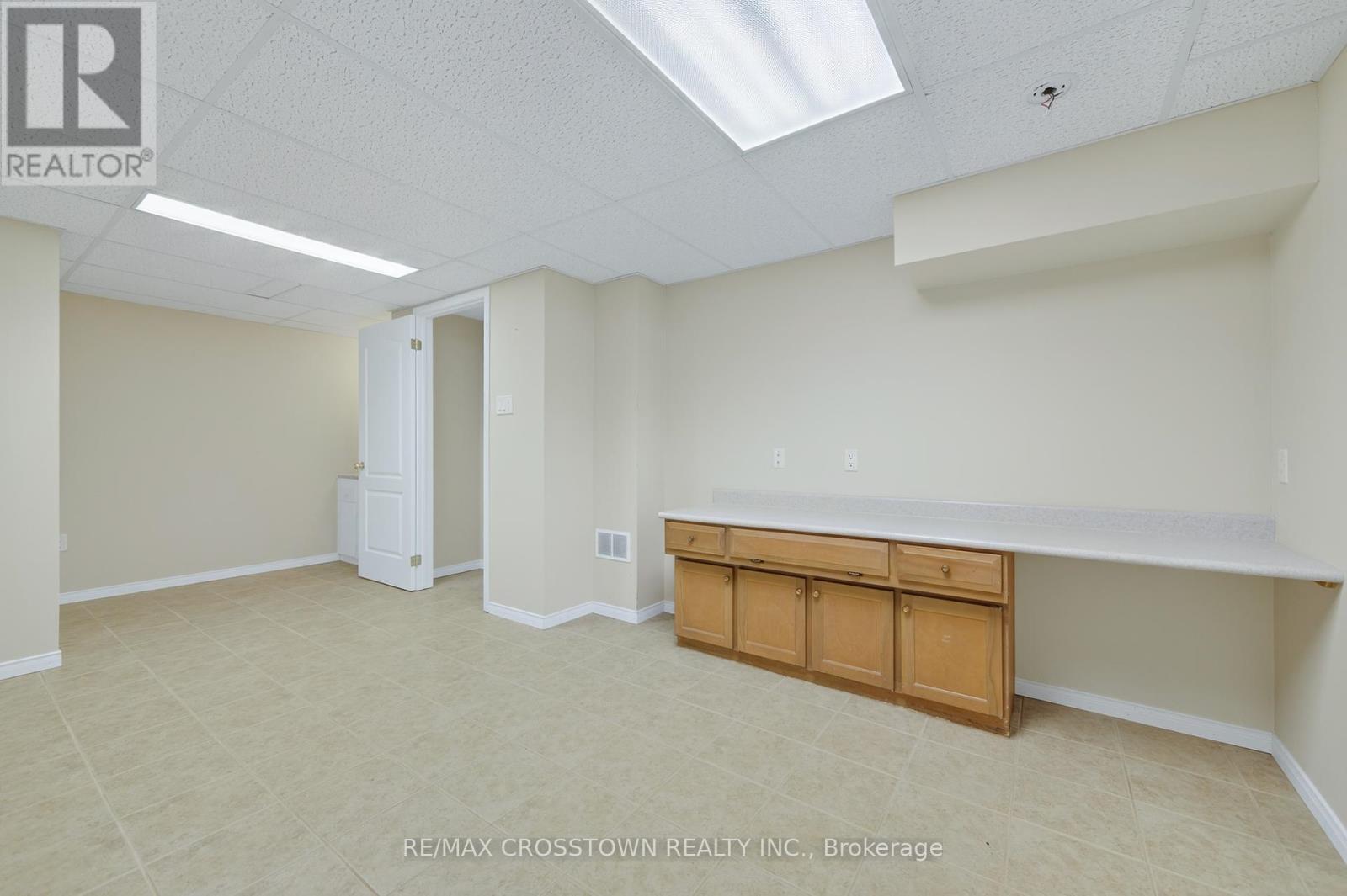 330 Harvie Road, Barrie, Ontario  L4N 8H7 - Photo 43 - S12446151