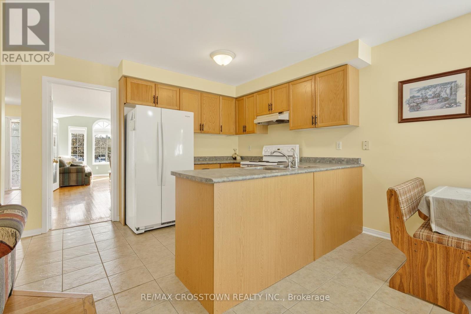 330 Harvie Road, Barrie, Ontario  L4N 8H7 - Photo 18 - S12446151