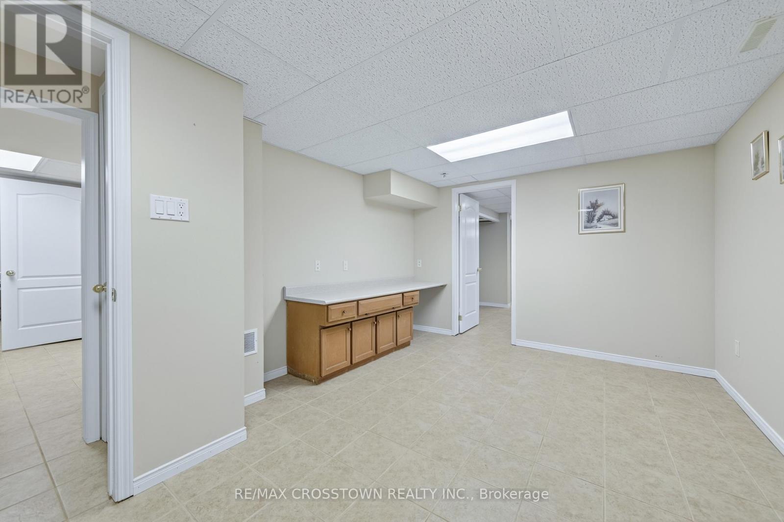 330 Harvie Road, Barrie, Ontario  L4N 8H7 - Photo 44 - S12446151