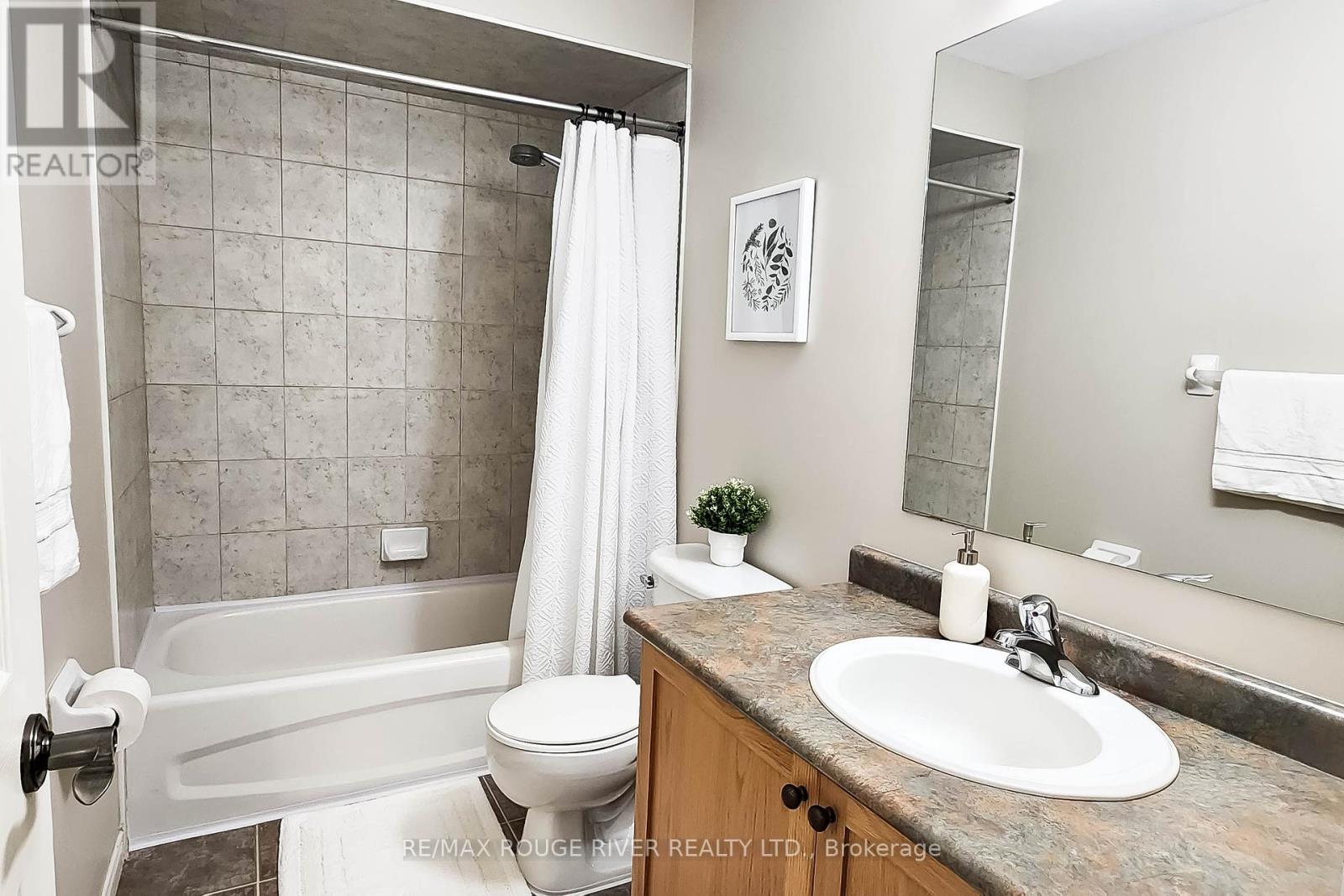 74 Meadow Wood Crescent, Hamilton, Ontario  L8J 3Z8 - Photo 18 - X12448451