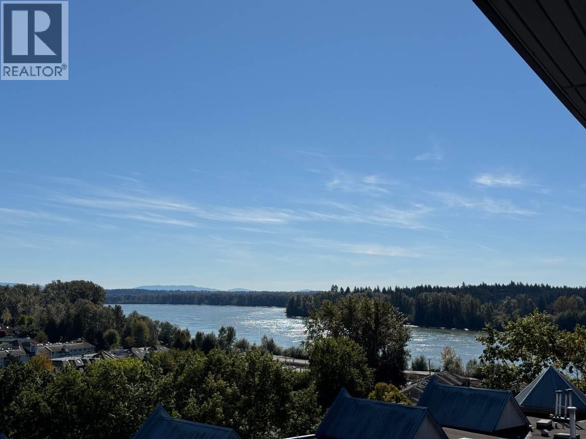 402 11655 Fraser St, Maple Ridge, British Columbia  V2X 6W9 - Photo 1 - R3056057
