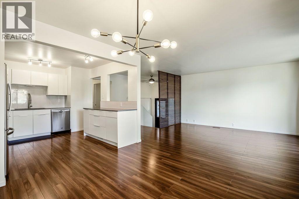 588 Strathcona Drive Sw, Calgary, Alberta  T3H 1K4 - Photo 9 - A2262108