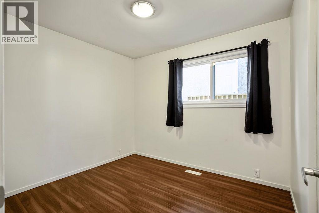 588 Strathcona Drive Sw, Calgary, Alberta  T3H 1K4 - Photo 14 - A2262108