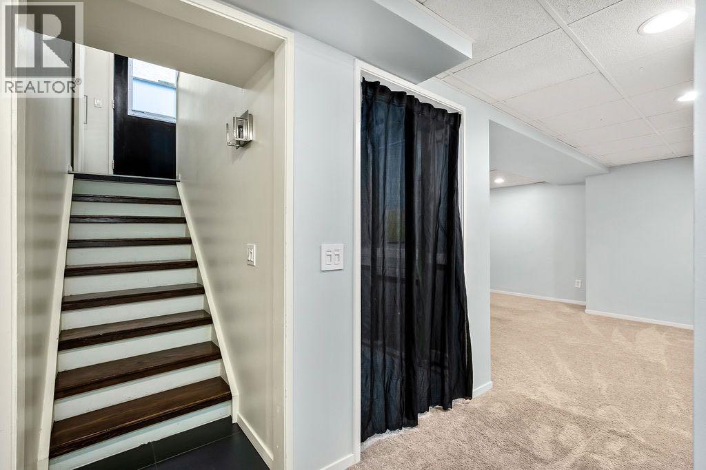 588 Strathcona Drive Sw, Calgary, Alberta  T3H 1K4 - Photo 20 - A2262108