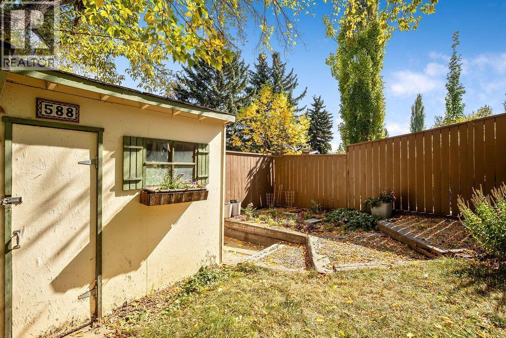 588 Strathcona Drive Sw, Calgary, Alberta  T3H 1K4 - Photo 31 - A2262108