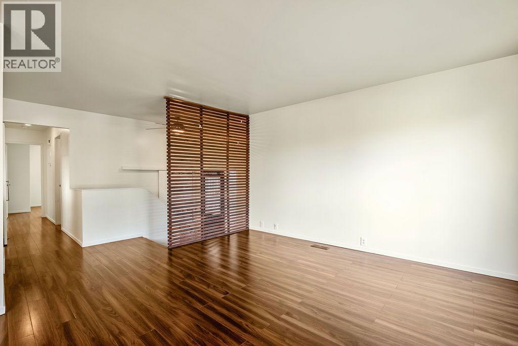 588 Strathcona Drive Sw, Calgary, Alberta  T3H 1K4 - Photo 5 - A2262108