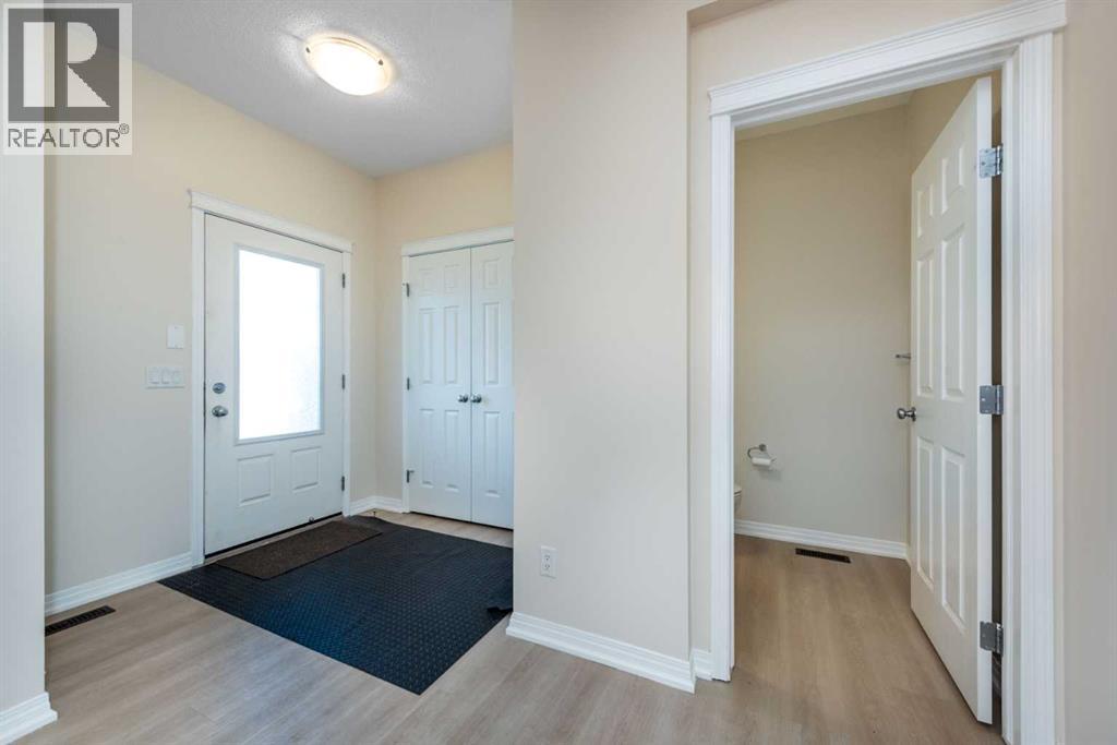 15 Savanna Parade Ne, Calgary, Alberta  T3J 0V7 - Photo 2 - A2252517