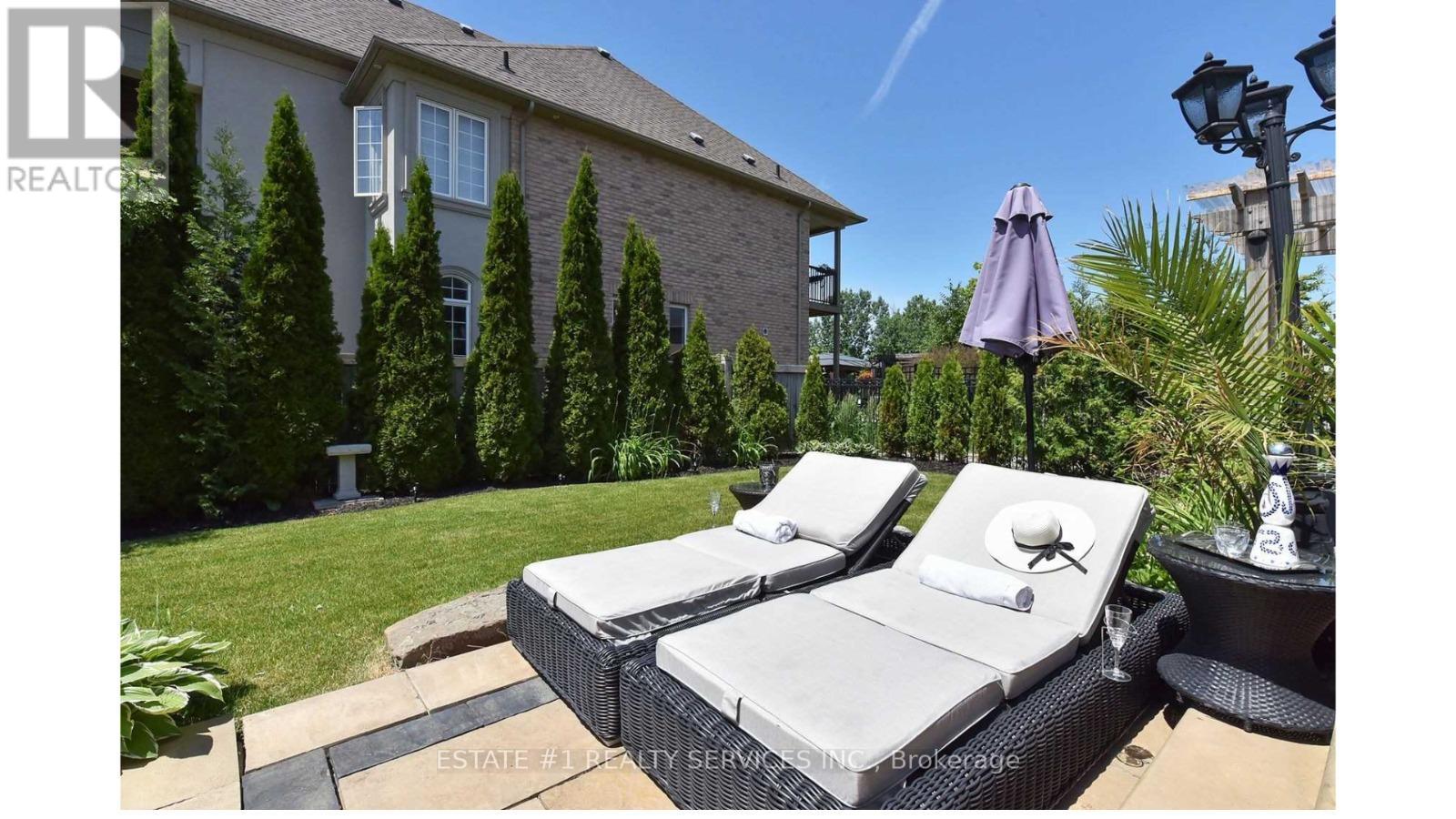 34 Violetridge Court, Brampton, Ontario  L6P 2W4 - Photo 5 - W12292789