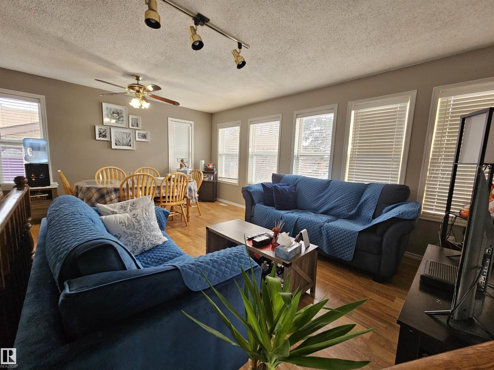 4103 18 Av Nw, Edmonton, Alberta  T6L 3M3 - Photo 3 - E4461093