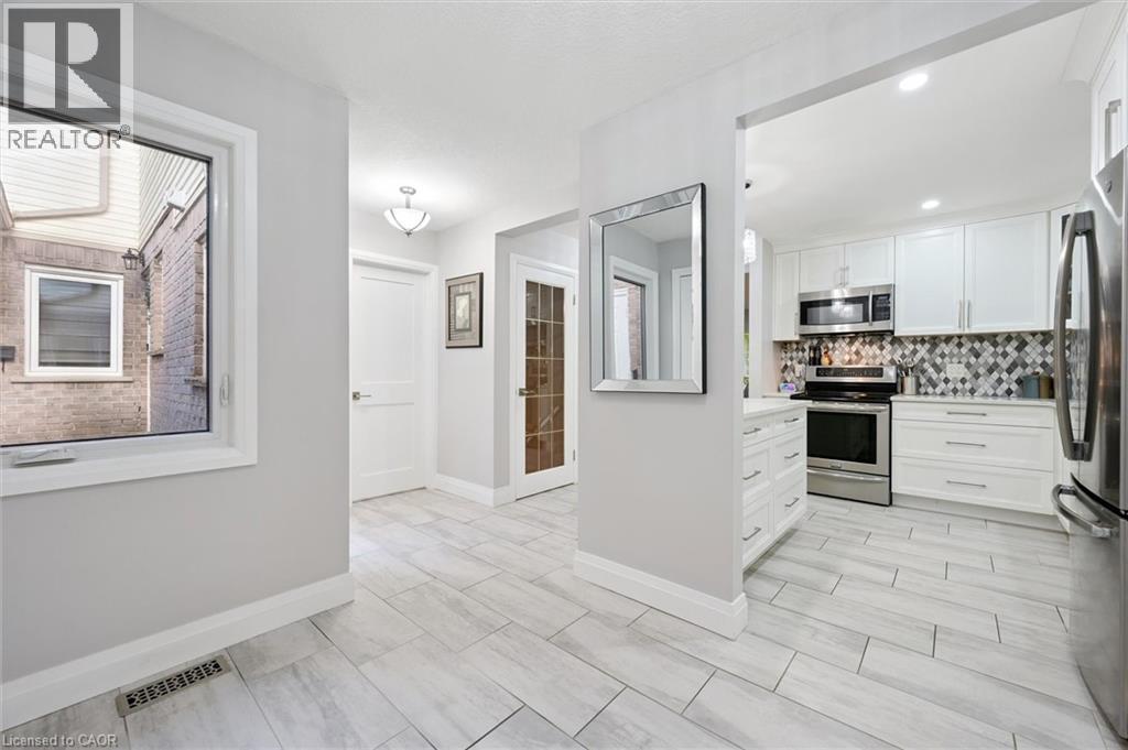 365 Bennington Gate Unit# 37, Waterloo, Ontario  N2T 2L1 - Photo 7 - 40776577