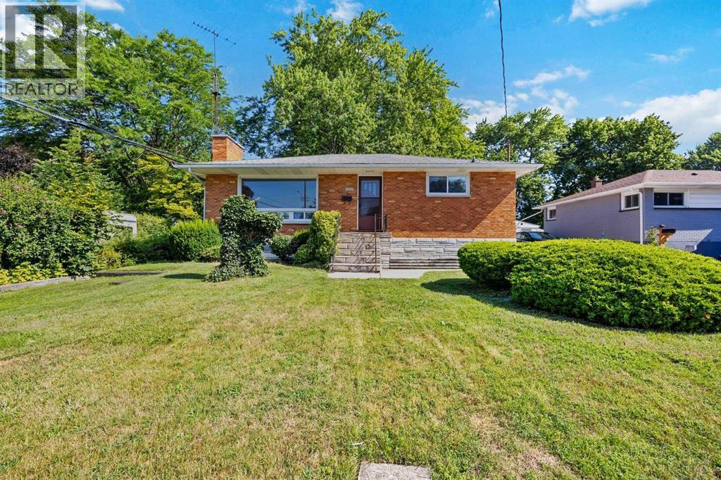1220 ISABELLA STREET, Sarnia, Ontario