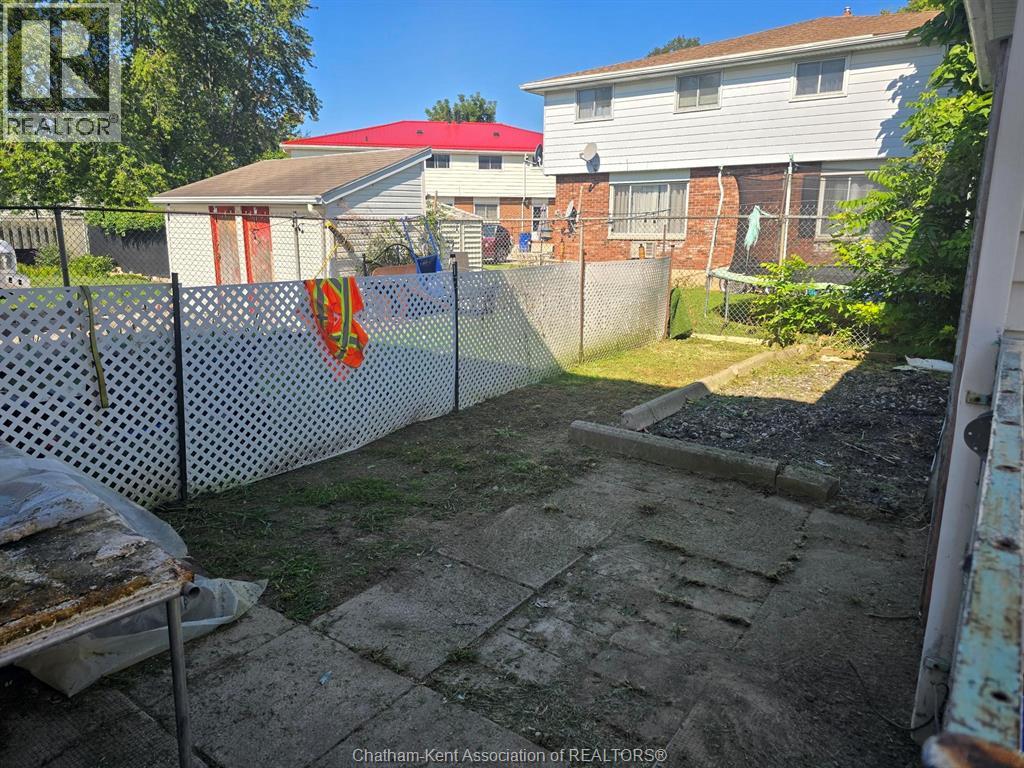 159 Mcnaughton Avenue West, Chatham, Ontario  N7L 1R2 - Photo 3 - 25021874