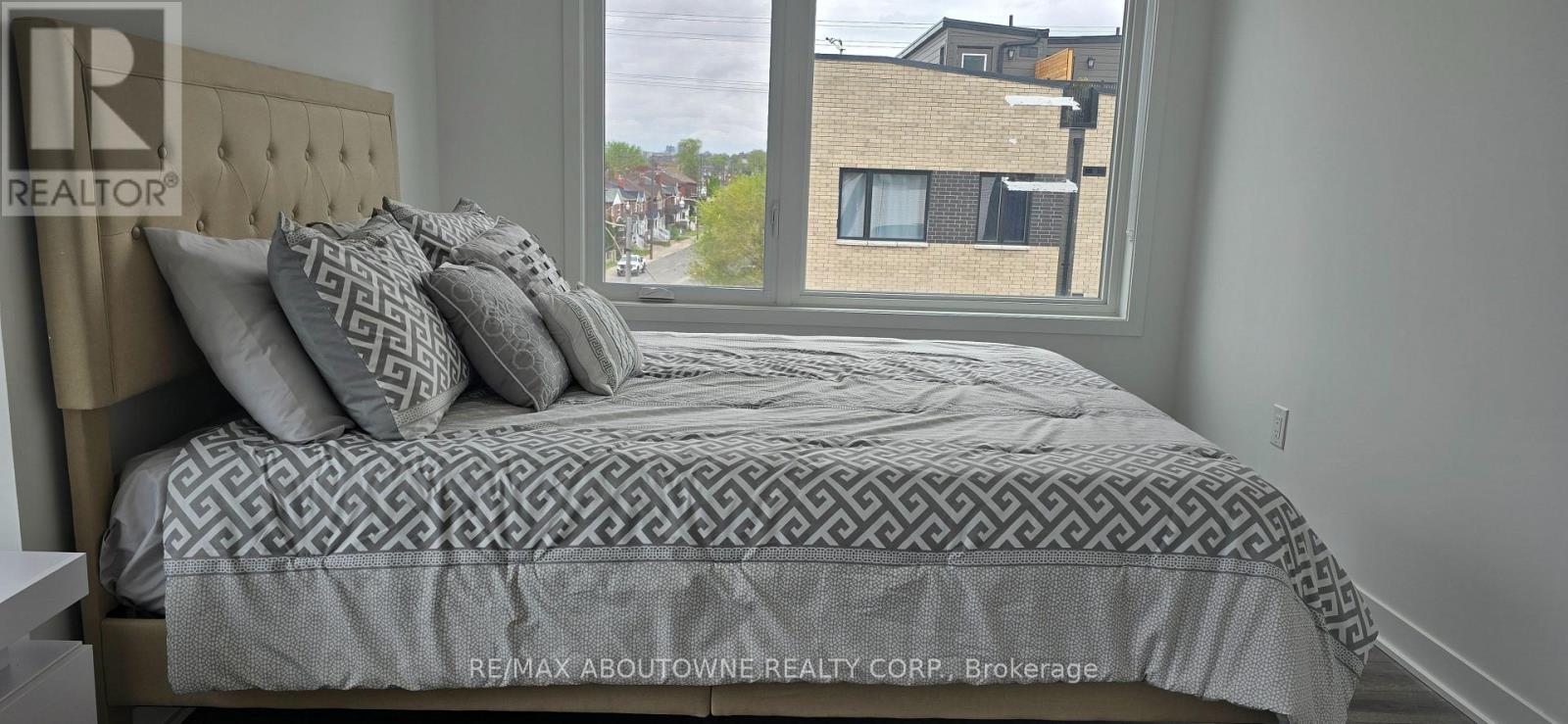 16 - 40 Ed Clark Gardens Boulevard, Toronto, Ontario  M6N 0B5 - Photo 6 - W12448463