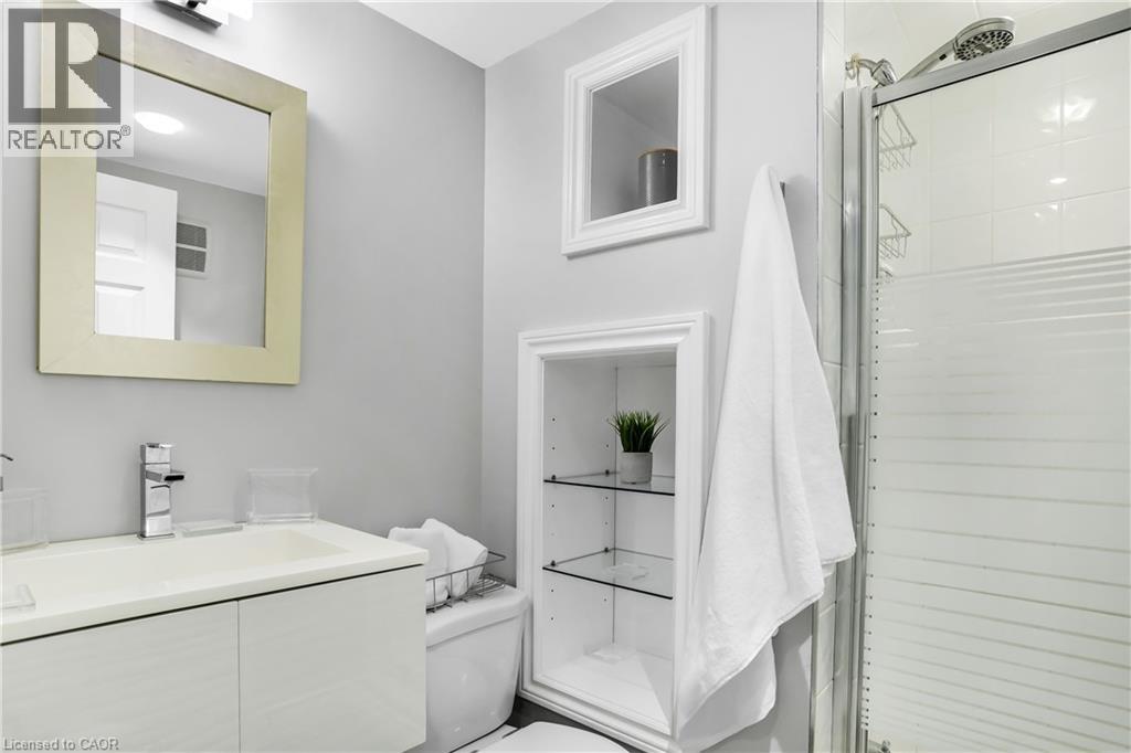 8 Warwick Road, Hamilton, Ontario  L8E 1Y3 - Photo 23 - 40742152