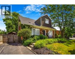 8 WARWICK Road, Hamilton, Ontario