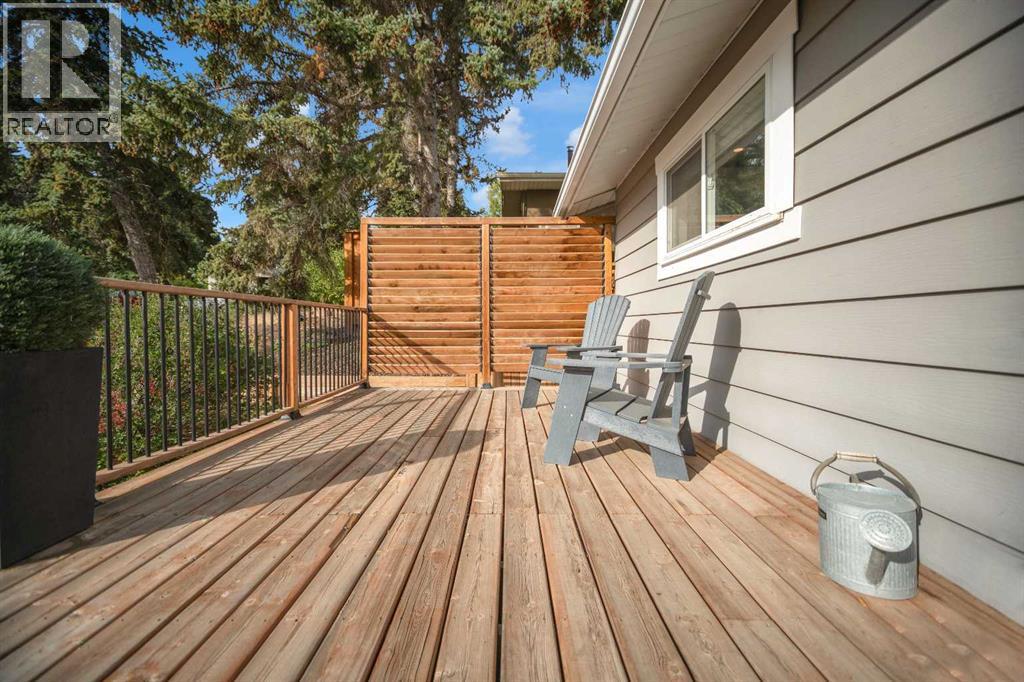 51 Hazelwood Crescent Sw, Calgary, Alberta  T2V 3C1 - Photo 2 - A2260753