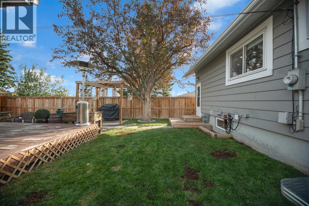 51 Hazelwood Crescent Sw, Calgary, Alberta  T2V 3C1 - Photo 26 - A2260753