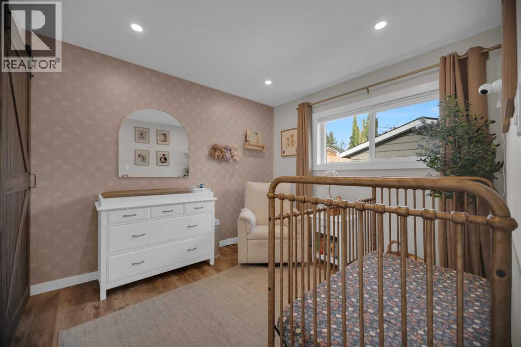 51 Hazelwood Crescent Sw, Calgary, Alberta  T2V 3C1 - Photo 12 - A2260753