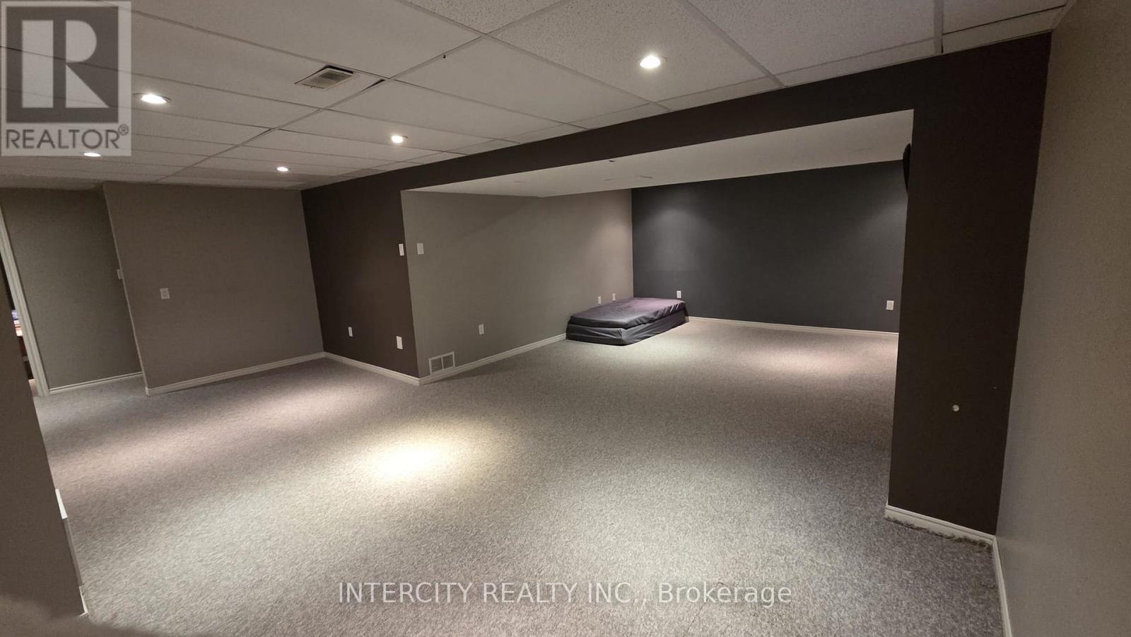132 John Davies Drive E, Woodstock, Ontario  N4T 1N1 - Photo 17 - X12427253