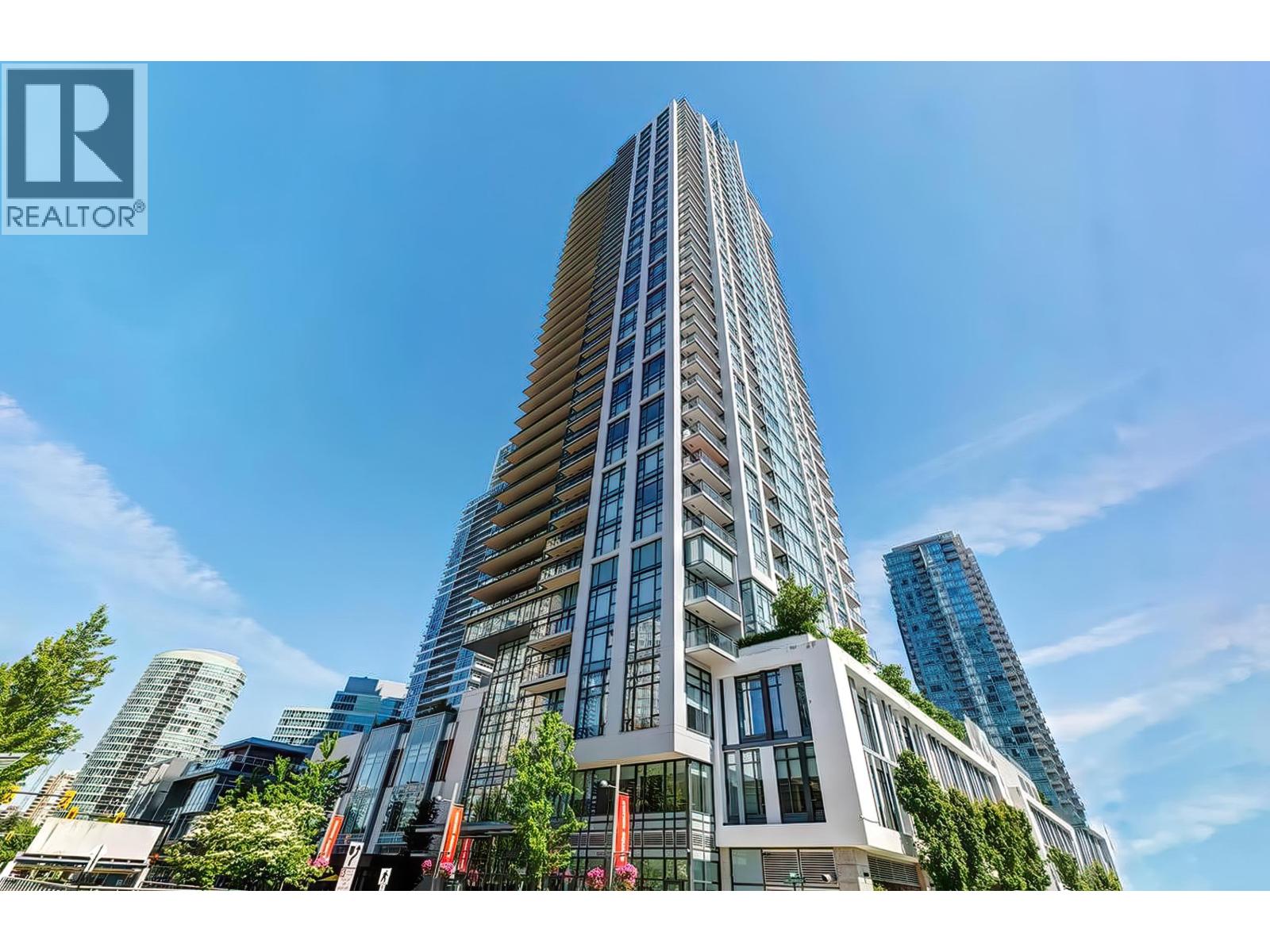 802 6098 STATION STREET, Burnaby, British Columbia